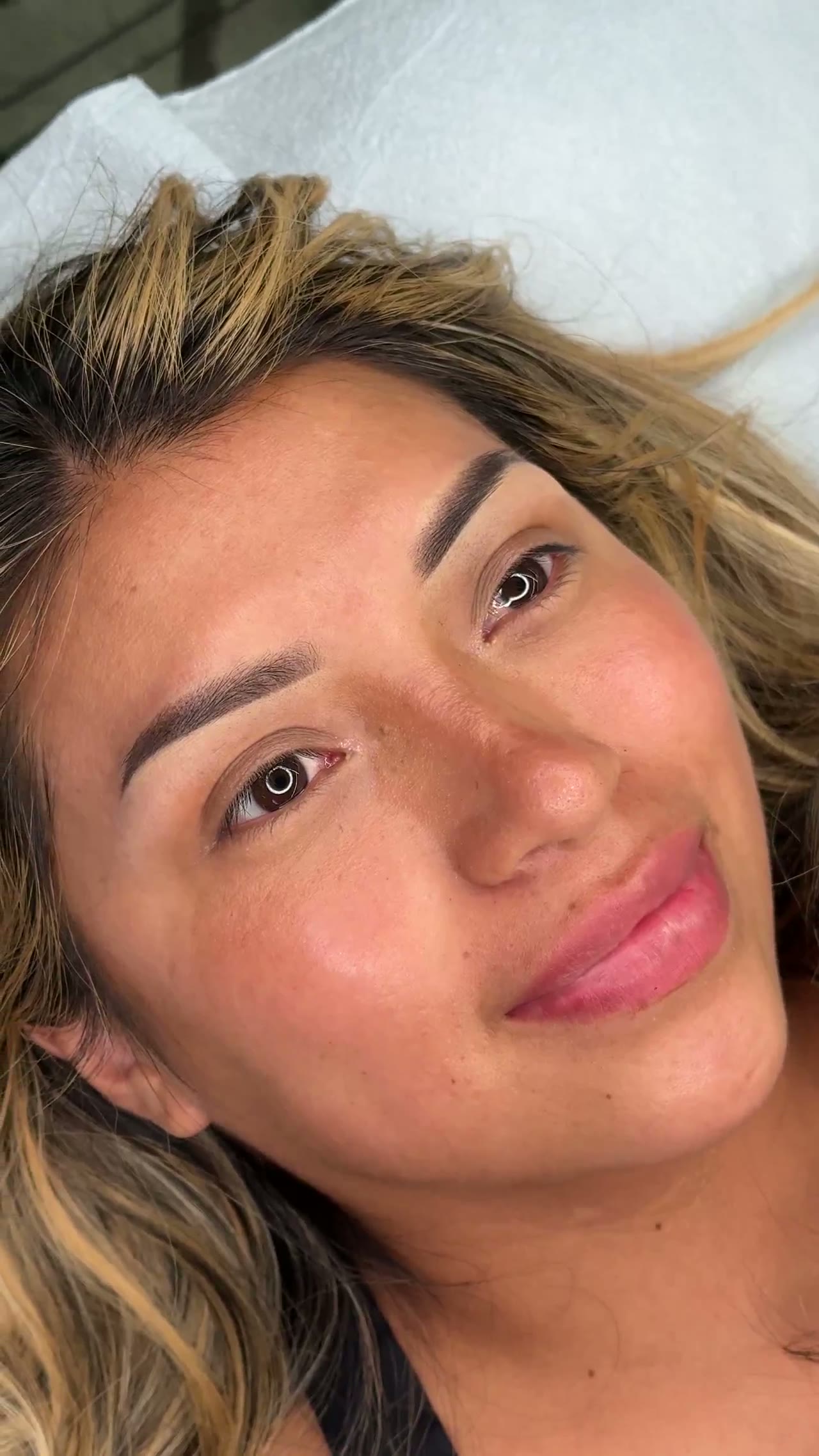 Powder brows procedure